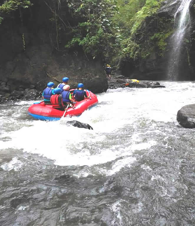 arung jeram telaga waja