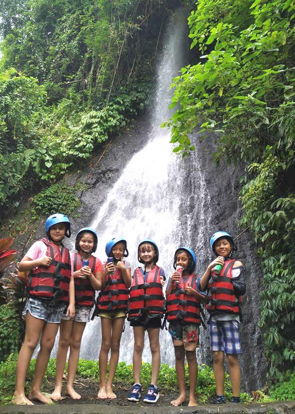 arung jeram telaga waja