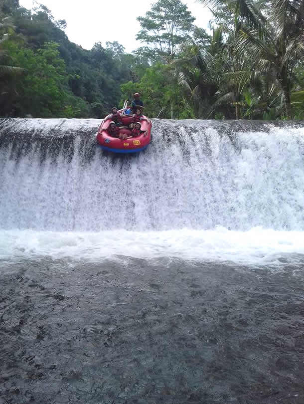 arung jeram telaga waja