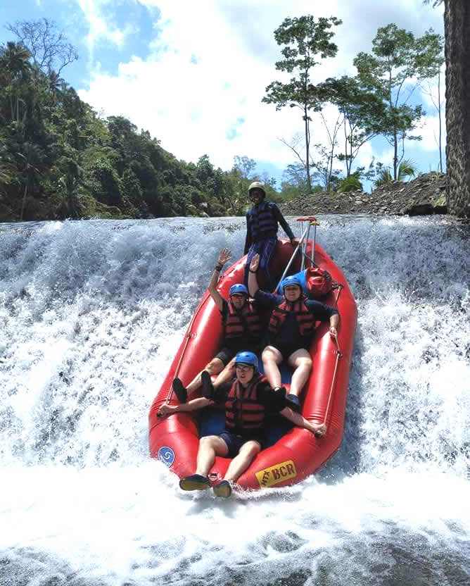 arung jeram telaga waja