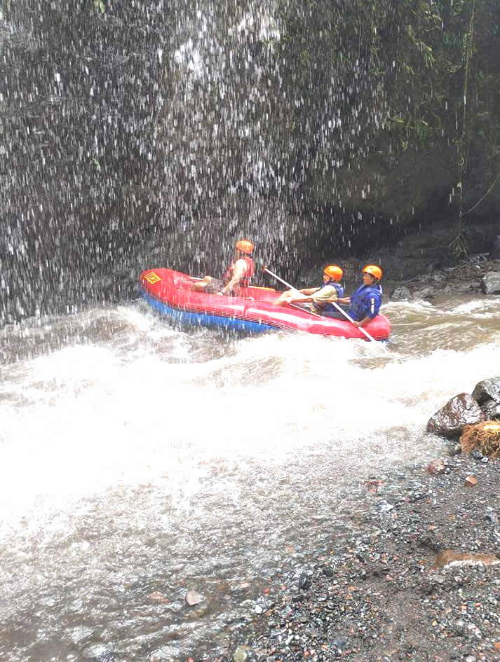 arung jeram telaga waja